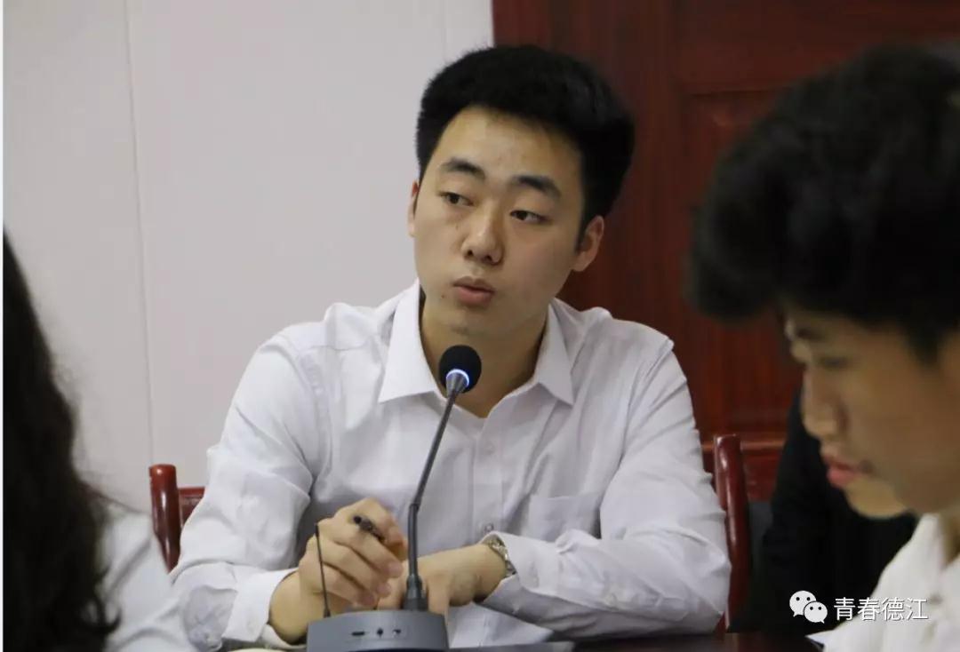 男阳茎进女阳道视频大全青年大学生代表参加德江县纪念五四运动100周年青年大学生座谈会(图4)