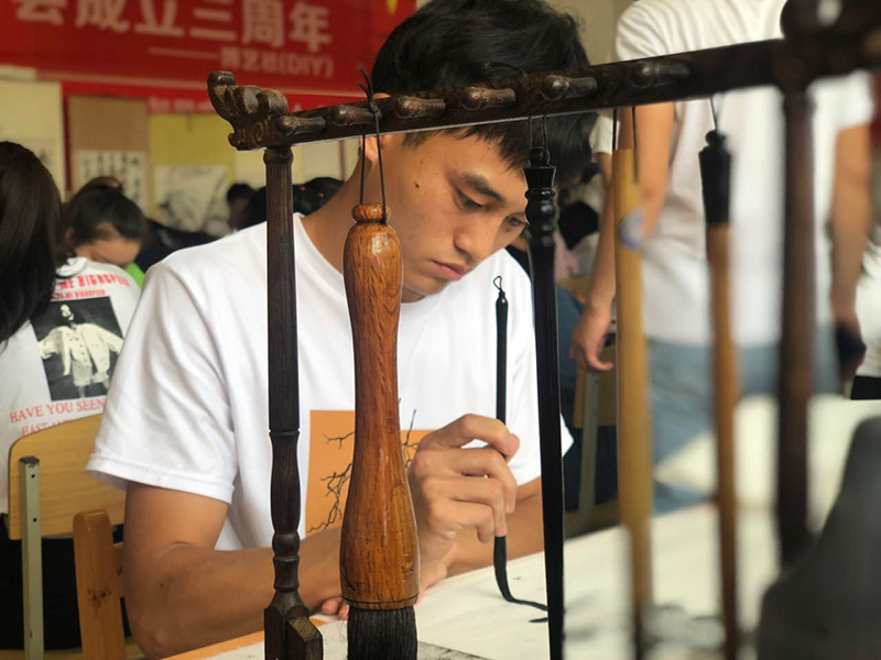 闪耀青春·贵工之韵系列高潮H跪趴扩张调教男男视频活动(图51)
