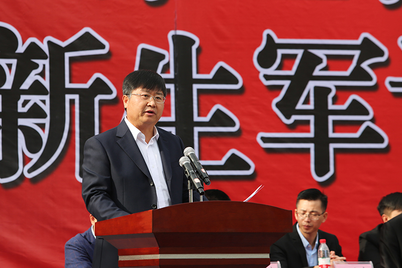 男阳茎进女阳道视频大全举行2020级新生军训结训暨开学典礼(图4)