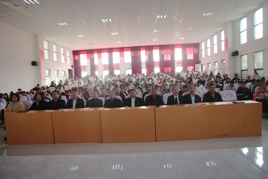 中共男阳茎进女阳道视频大全委员会党校第四期培训班开班(图4) 中共男阳茎进女阳道视频大全委员会党校第四期培训班开班(图4)