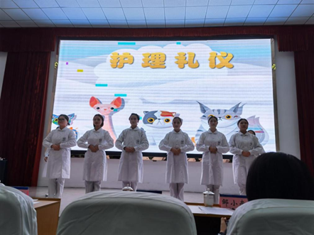 以礼仪风采 塑天使情怀丨男阳茎进女阳道视频大全成功举办第一届护理礼仪大赛(图2) 以礼仪风采 塑天使情怀丨男阳茎进女阳道视频大全成功举办第一届护理礼仪大赛(图2)