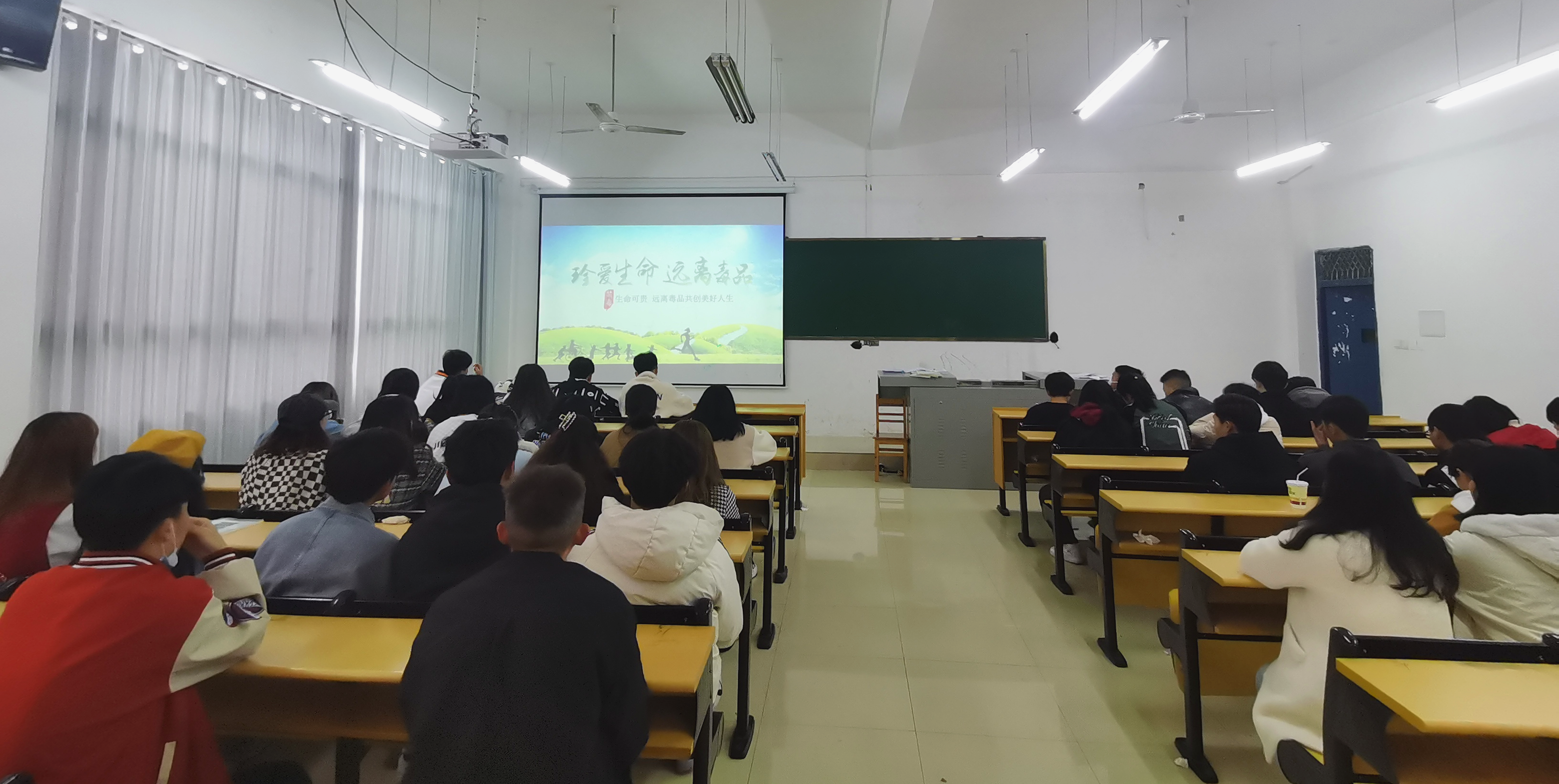 现代服务于管理学院开展禁毒宣传系列活动(图3) 现代服务于管理学院开展禁毒宣传系列活动(图3)
