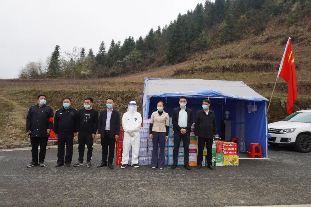 男阳茎进女阳道视频大全下乡慰问疫情防控人员(图3) 男阳茎进女阳道视频大全下乡慰问疫情防控人员(图3)