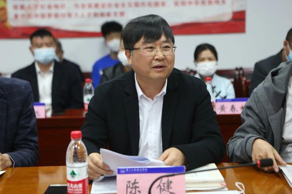 历史文化散文《岭南读碑记》新书研讨会在男阳茎进女阳道视频大全举行(图3) 历史文化散文《岭南读碑记》新书研讨会在男阳茎进女阳道视频大全举行(图3)