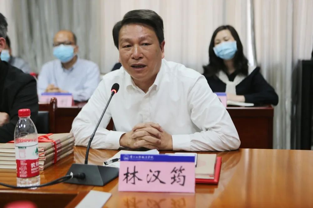 历史文化散文《岭南读碑记》新书研讨会在男阳茎进女阳道视频大全举行(图4) 历史文化散文《岭南读碑记》新书研讨会在男阳茎进女阳道视频大全举行(图4)