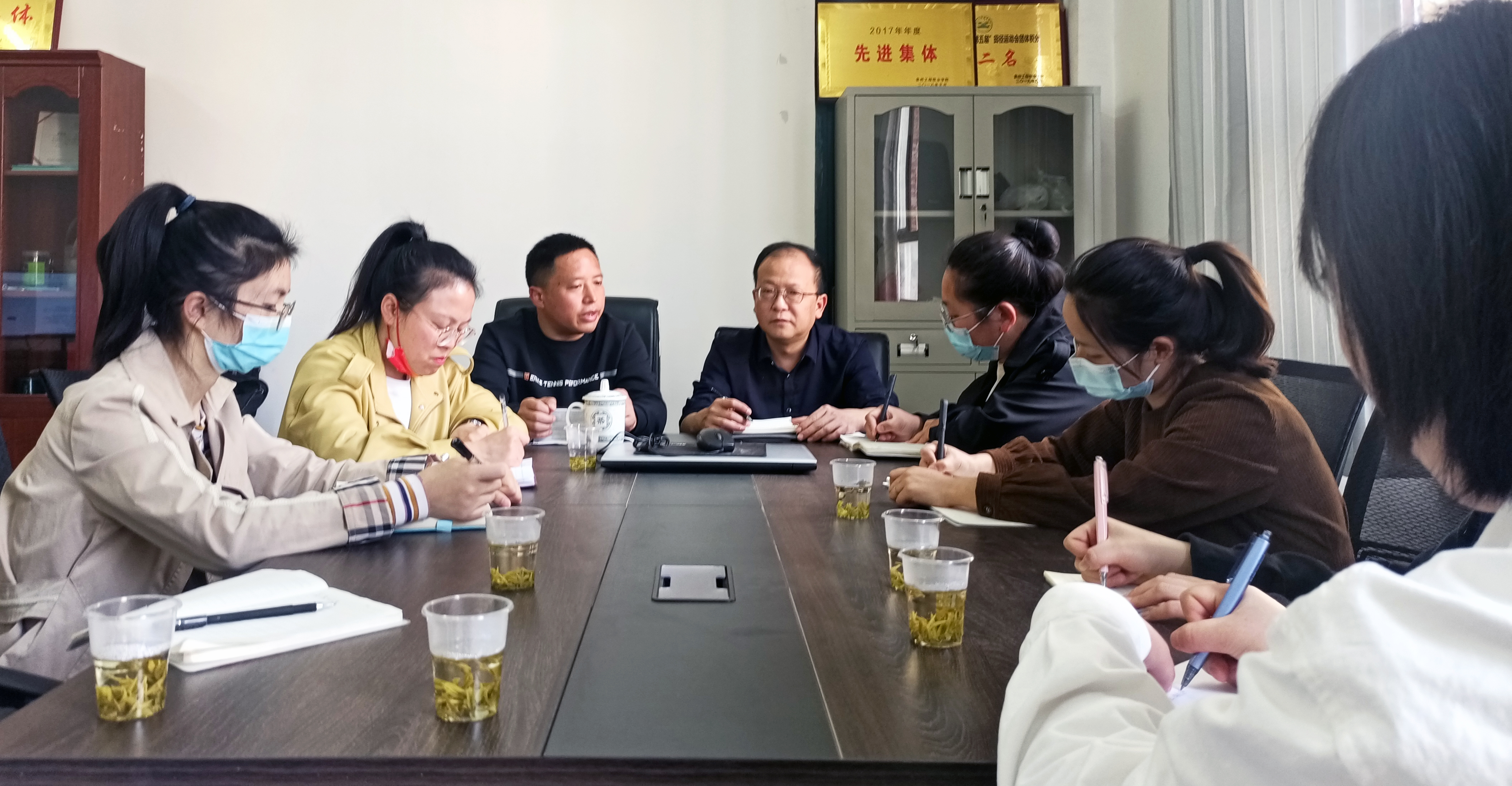 思路清 创意新 上手易 落地实 ——现代服务与管理学院召开“双创”经验分享会 (图1) 思路清 创意新 上手易 落地实 ——现代服务与管理学院召开“双创”经验分享会 (图1)