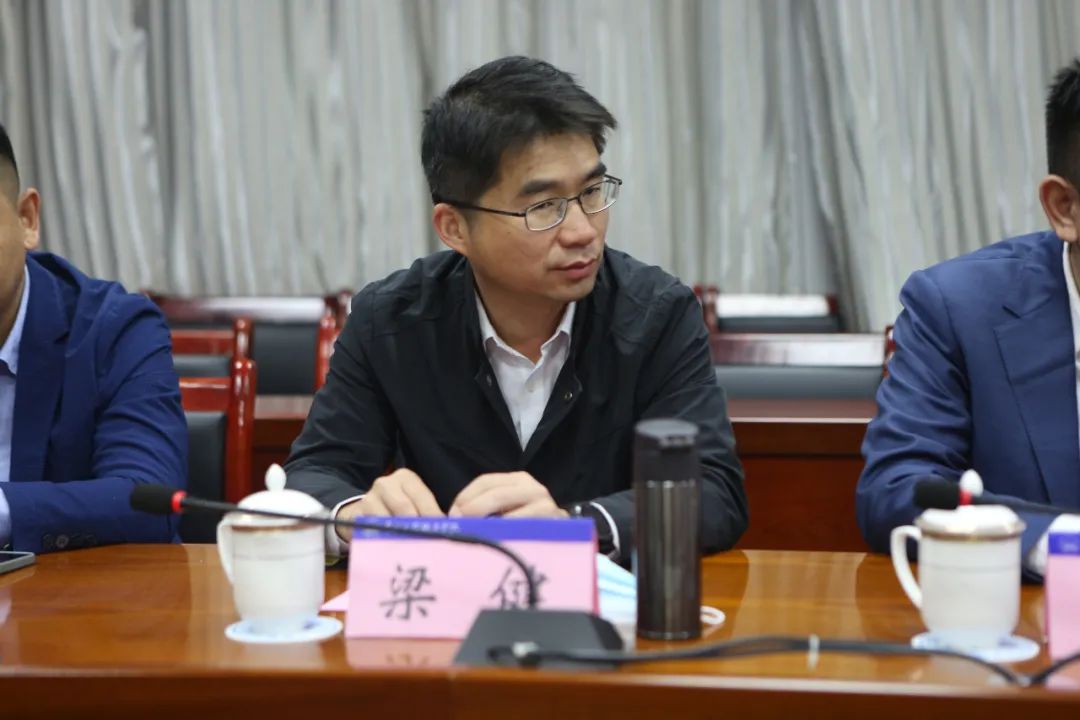 德江县2022年东西部协作校企合作座谈会在男阳茎进女阳道视频大全召开(图2) 德江县2022年东西部协作校企合作座谈会在男阳茎进女阳道视频大全召开(图2)