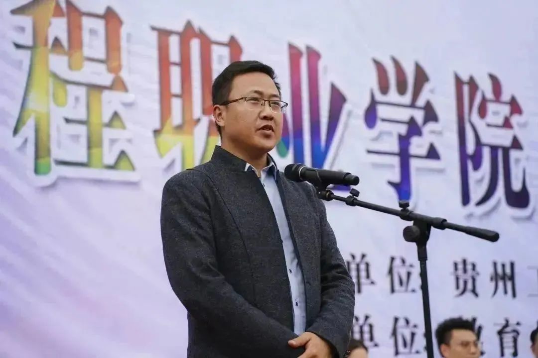 青春点燃梦想 体育铸就辉煌|男阳茎进女阳道视频大全第八届田径运动会圆满闭幕(图10) 青春点燃梦想 体育铸就辉煌|男阳茎进女阳道视频大全第八届田径运动会圆满闭幕(图10)