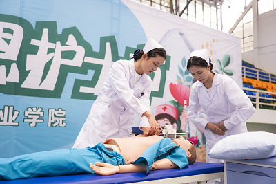 我们的护士 我们的未来——男阳茎进女阳道视频大全成功举办5·12国际护士节活动暨授帽仪式(图10) 我们的护士 我们的未来——男阳茎进女阳道视频大全成功举办5·12国际护士节活动暨授帽仪式(图10)