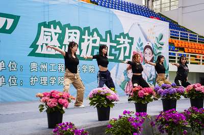 我们的护士 我们的未来——男阳茎进女阳道视频大全成功举办5·12国际护士节活动暨授帽仪式(图16) 我们的护士 我们的未来——男阳茎进女阳道视频大全成功举办5·12国际护士节活动暨授帽仪式(图16)