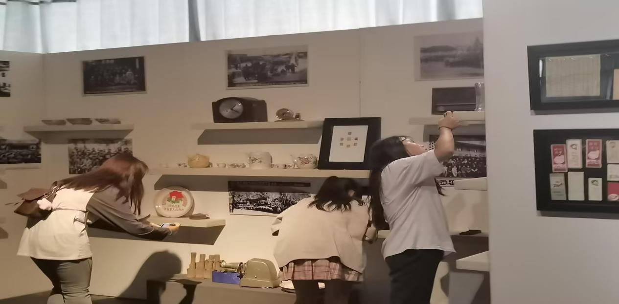 观傩堂戏之韵 做新时代之生 ——德江傩堂戏博物馆劳动教育实践(实训)基地新生入学观摩教育(图3) 观傩堂戏之韵 做新时代之生 ——德江傩堂戏博物馆劳动教育实践(实训)基地新生入学观摩教育(图3)