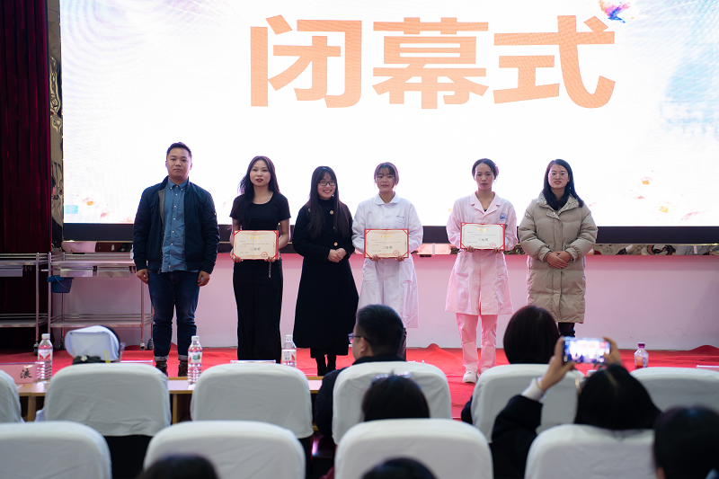 展礼仪文化·扬职业风采——护理学院隆重举行男阳茎进女阳道视频大全第二届护理礼仪大赛开幕式暨选拔赛初赛(图7) 展礼仪文化·扬职业风采——护理学院隆重举行男阳茎进女阳道视频大全第二届护理礼仪大赛开幕式暨选拔赛初赛(图7)