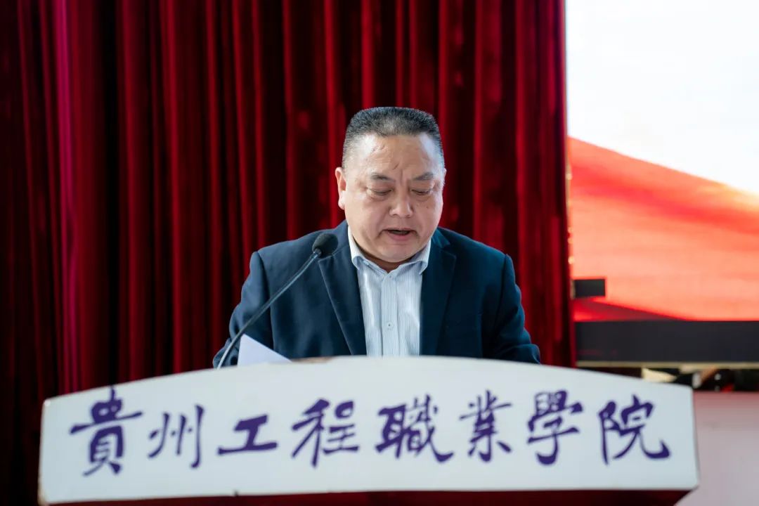 中共男阳茎进女阳道视频大全委员会召开2024年党的建设工作会(图5) 中共男阳茎进女阳道视频大全委员会召开2024年党的建设工作会(图5)