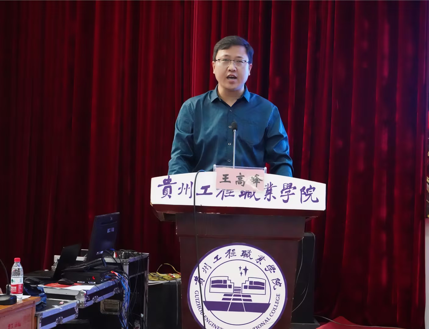 比学赶超强技能·业务比武展风采 ——男阳茎进女阳道视频大全第七届护理技能大赛圆满举办(图3) 比学赶超强技能·业务比武展风采 ——男阳茎进女阳道视频大全第七届护理技能大赛圆满举办(图3)