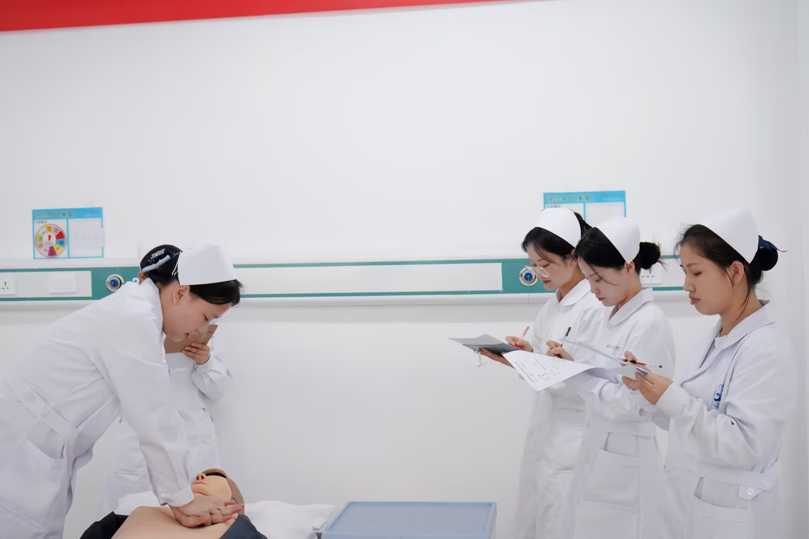 比学赶超强技能·业务比武展风采 ——男阳茎进女阳道视频大全第七届护理技能大赛圆满举办(图7) 比学赶超强技能·业务比武展风采 ——男阳茎进女阳道视频大全第七届护理技能大赛圆满举办(图7)