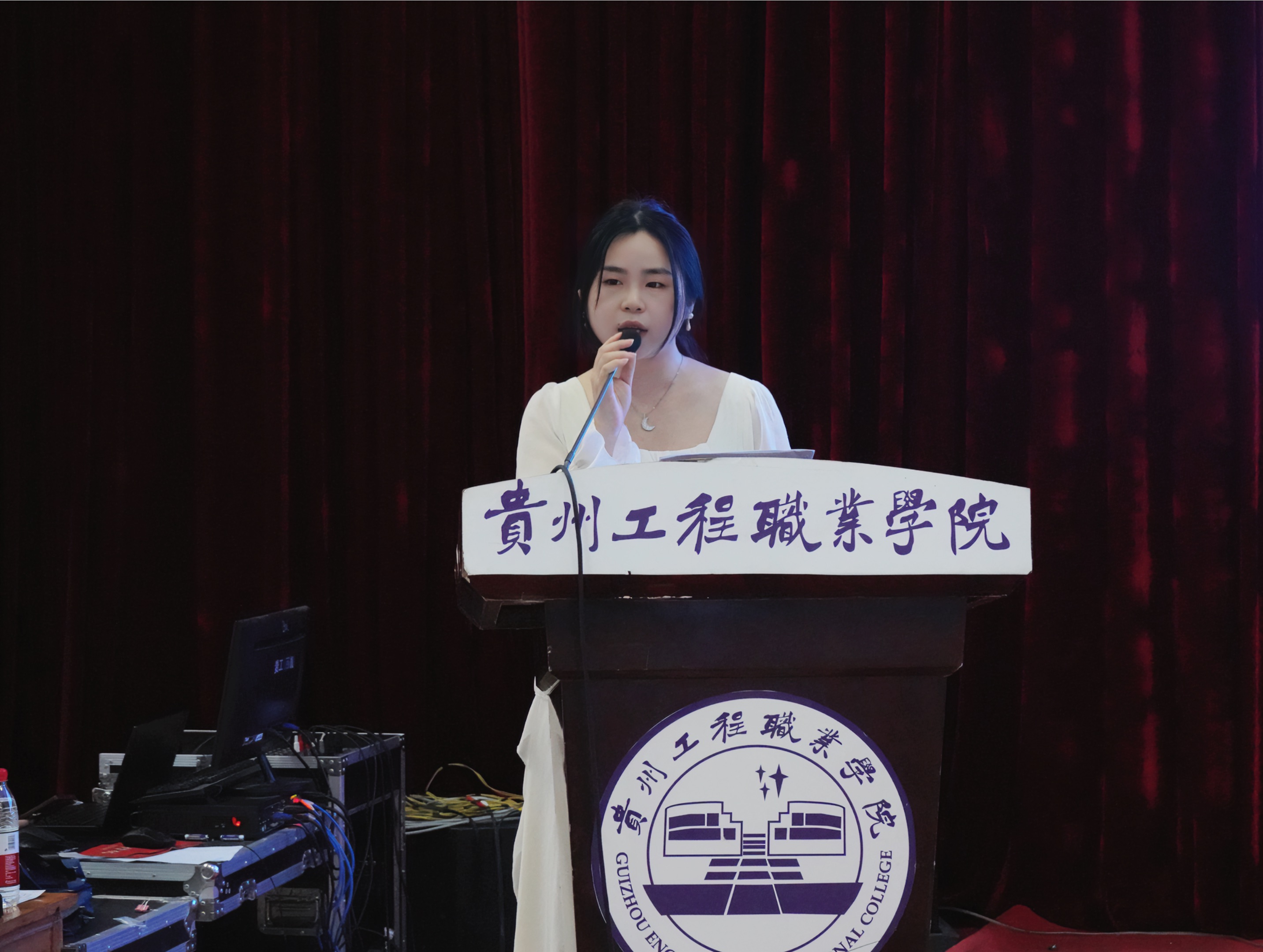 比学赶超强技能·业务比武展风采 ——男阳茎进女阳道视频大全第七届护理技能大赛圆满举办(图4) 比学赶超强技能·业务比武展风采 ——男阳茎进女阳道视频大全第七届护理技能大赛圆满举办(图4)