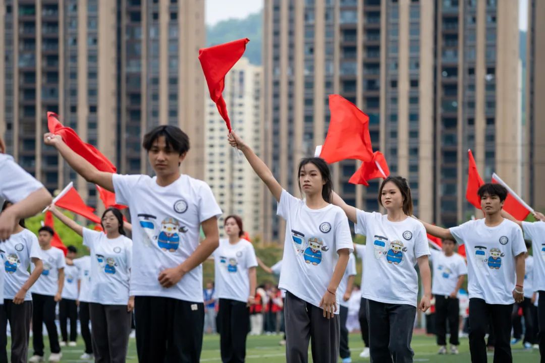 青春逢盛会 击鼓又催征丨男阳茎进女阳道视频大全第九届田径运动会开幕(图19) 青春逢盛会 击鼓又催征丨男阳茎进女阳道视频大全第九届田径运动会开幕(图19)