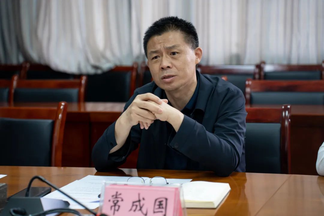 男阳茎进女阳道视频大全举行融媒体中心揭牌仪式(图3) 男阳茎进女阳道视频大全举行融媒体中心揭牌仪式(图3)