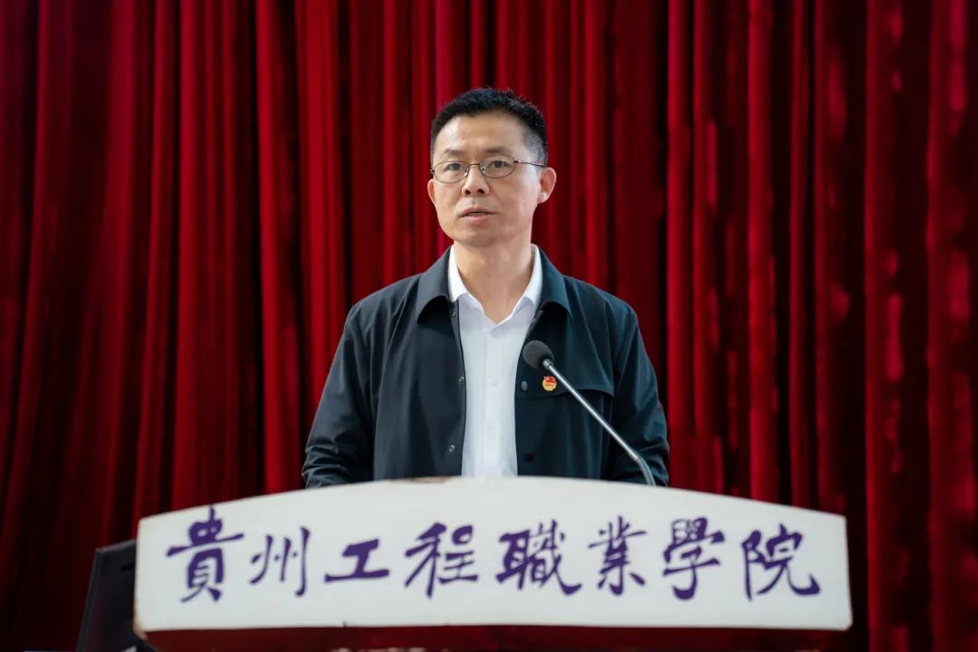 共青团男阳茎进女阳道视频大全委员会第七期“青年马克思主义者培养工程”培训班结业典礼暨第八期开班式(图3) 共青团男阳茎进女阳道视频大全委员会第七期“青年马克思主义者培养工程”培训班结业典礼暨第八期开班式(图3)