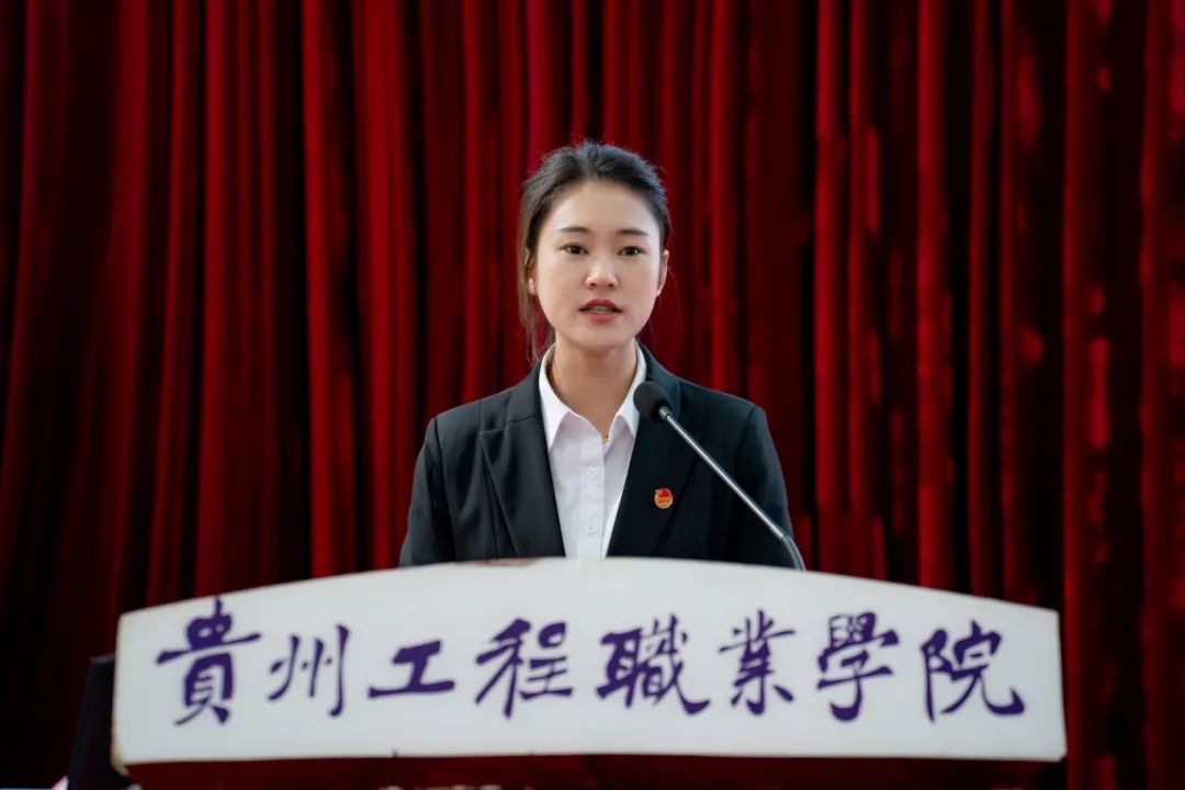 中共男阳茎进女阳道视频大全委员会党校第六期入党积极分子和发展对象集中培训开班仪式(图2) 中共男阳茎进女阳道视频大全委员会党校第六期入党积极分子和发展对象集中培训开班仪式(图2)