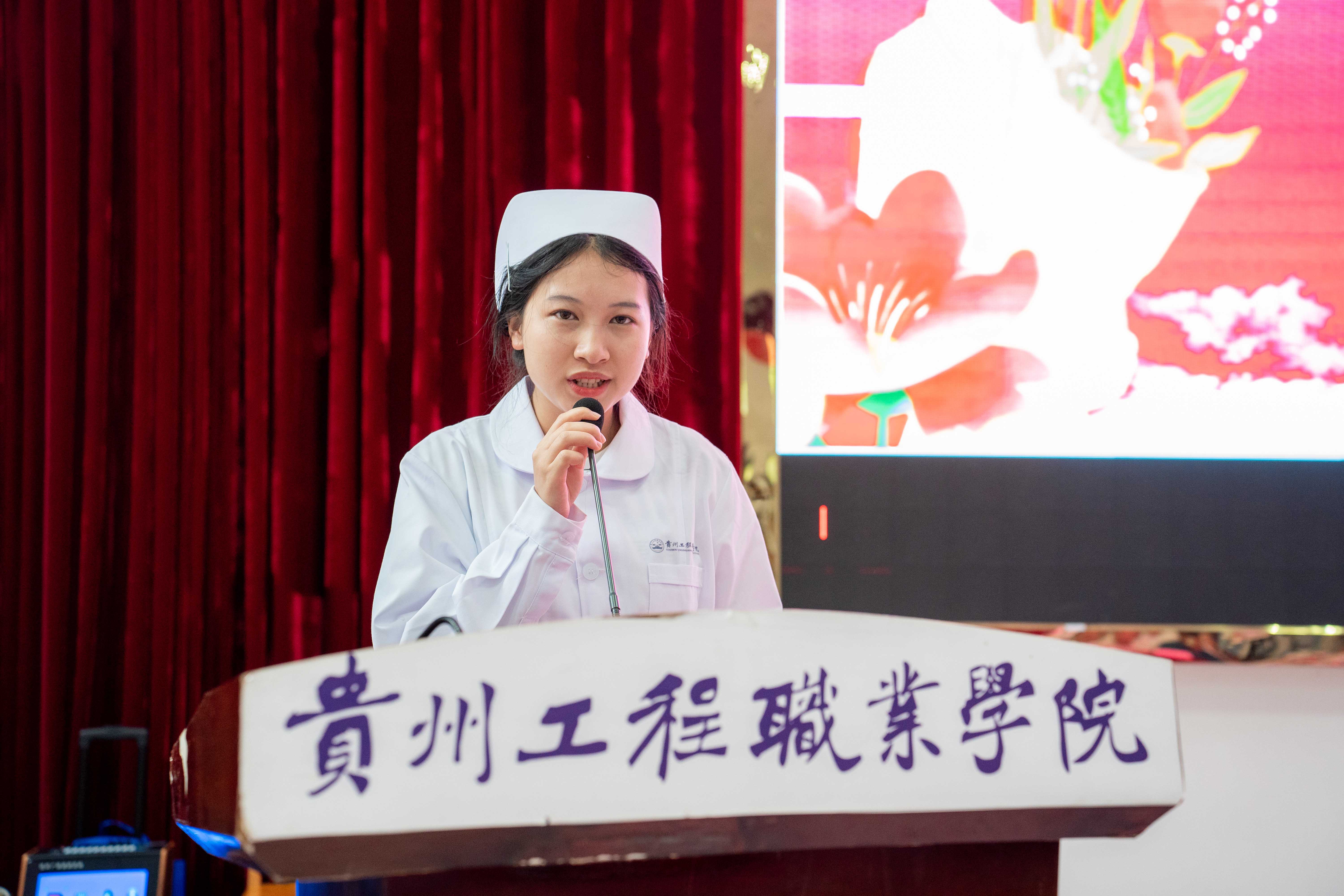 护佑健康,逐梦前行——男阳茎进女阳道视频大全成功举办5·12国际护士节活动暨授帽仪式(图5) 护佑健康,逐梦前行——男阳茎进女阳道视频大全成功举办5·12国际护士节活动暨授帽仪式(图5)