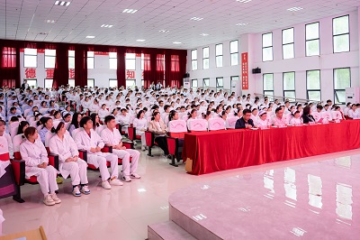 护佑健康,逐梦前行——男阳茎进女阳道视频大全成功举办5·12国际护士节活动暨授帽仪式(图8) 护佑健康,逐梦前行——男阳茎进女阳道视频大全成功举办5·12国际护士节活动暨授帽仪式(图8)