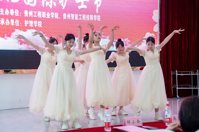 护佑健康,逐梦前行——男阳茎进女阳道视频大全成功举办5·12国际护士节活动暨授帽仪式(图9) 护佑健康,逐梦前行——男阳茎进女阳道视频大全成功举办5·12国际护士节活动暨授帽仪式(图9)