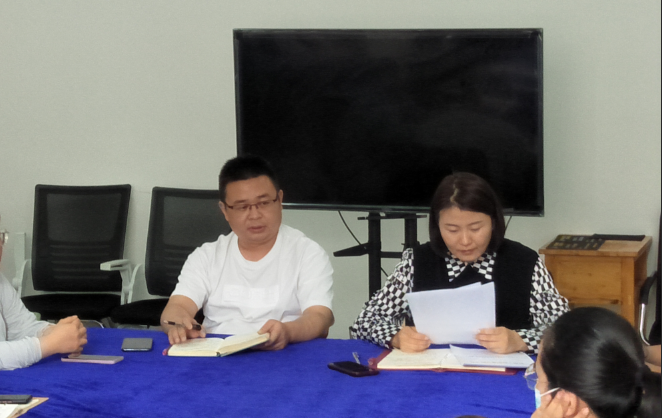 药学院召开2023-2024第二学期中期教职工大会暨“我为专升本做贡献”讨论会(图1) 药学院召开2023-2024第二学期中期教职工大会暨“我为专升本做贡献”讨论会(图1)