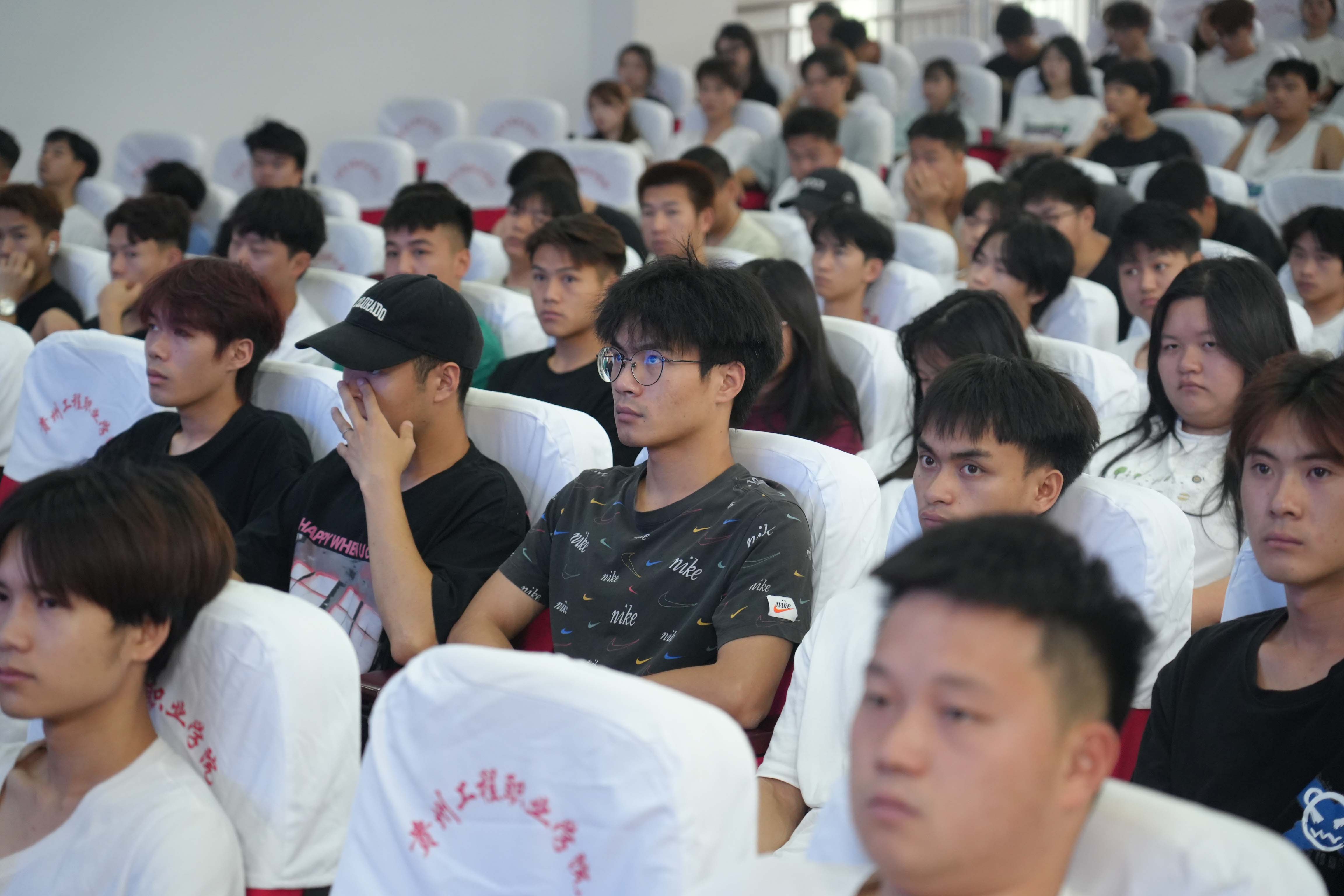装备制造与信息技术学院与百智云公司共谋校企合作新篇章(图5) 装备制造与信息技术学院与百智云公司共谋校企合作新篇章(图5)
