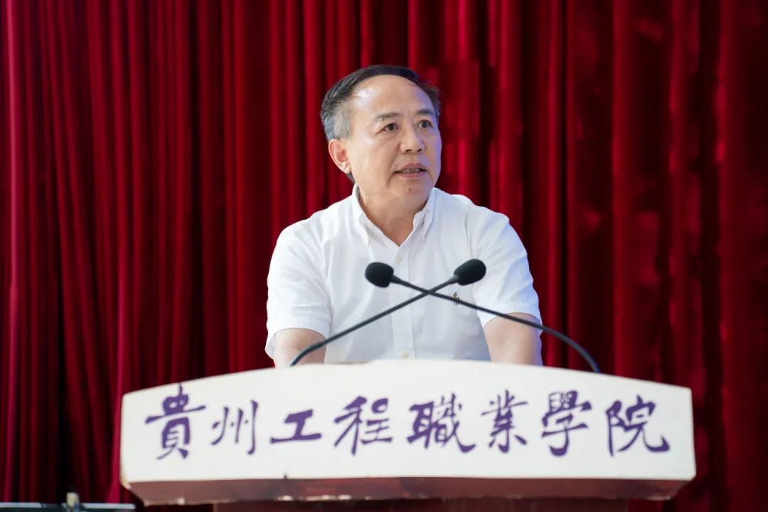 男阳茎进女阳道视频大全召开2024年教师节庆祝表彰大会(图3) 男阳茎进女阳道视频大全召开2024年教师节庆祝表彰大会(图3)