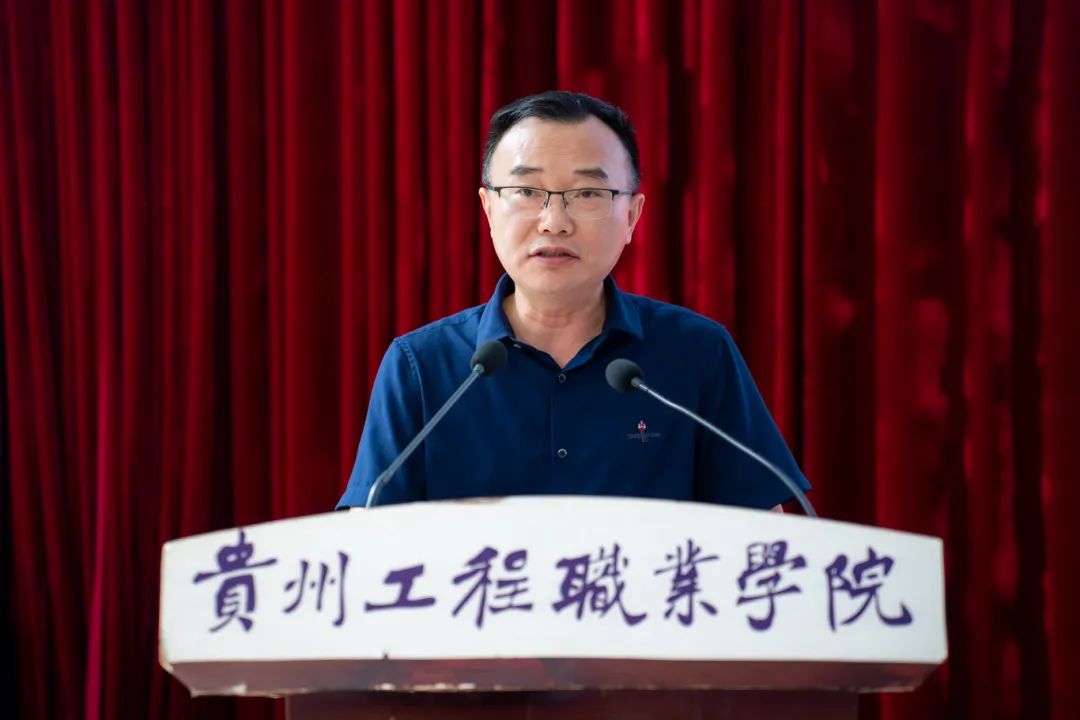 男阳茎进女阳道视频大全召开2024年教师节庆祝表彰大会(图4) 男阳茎进女阳道视频大全召开2024年教师节庆祝表彰大会(图4)