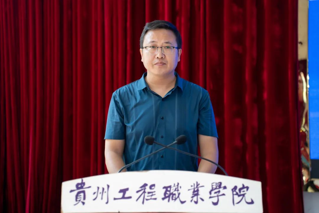 男阳茎进女阳道视频大全召开2024年教师节庆祝表彰大会(图5) 男阳茎进女阳道视频大全召开2024年教师节庆祝表彰大会(图5)