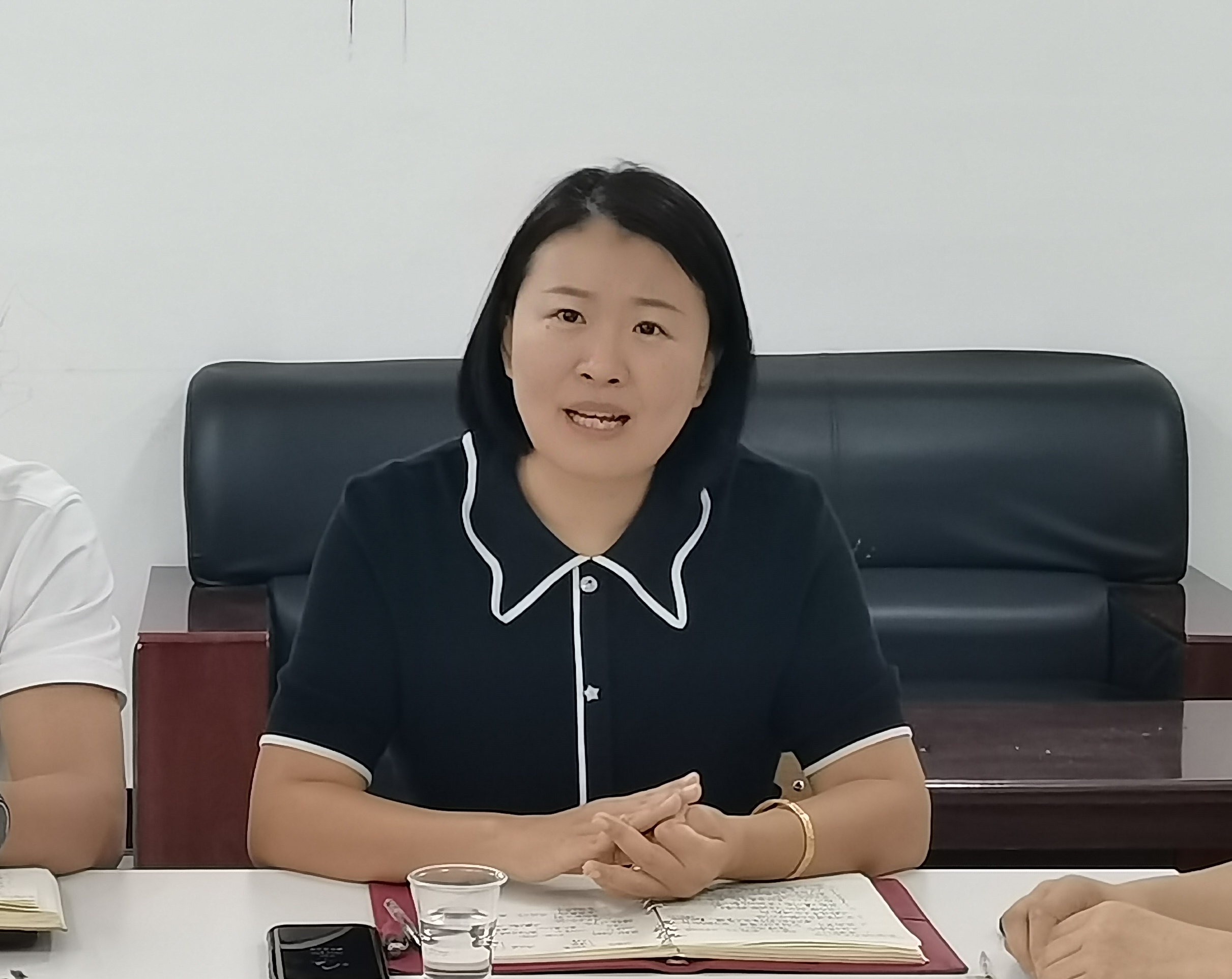 装备制造与信息技术学院院长邹小南调研学生科工作(图3) 装备制造与信息技术学院院长邹小南调研学生科工作(图3)
