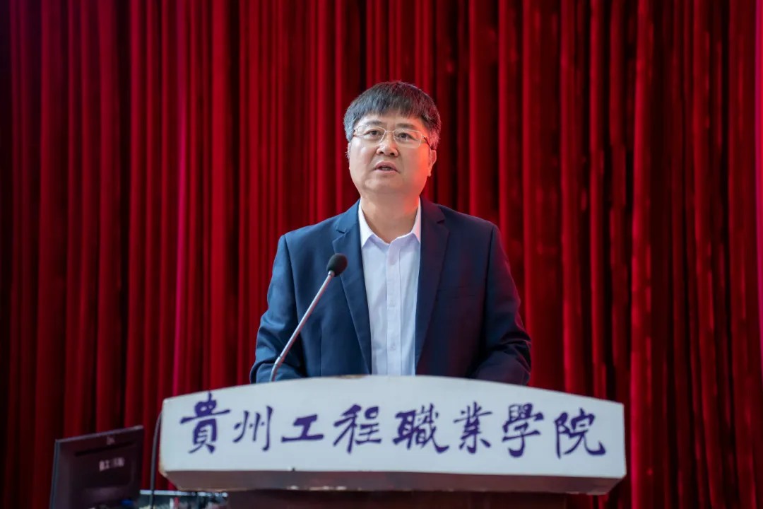 使命召唤 责任担当丨男阳茎进女阳道视频大全举行2024年秋季学期预征班开班仪式(图2) 使命召唤 责任担当丨男阳茎进女阳道视频大全举行2024年秋季学期预征班开班仪式(图2)