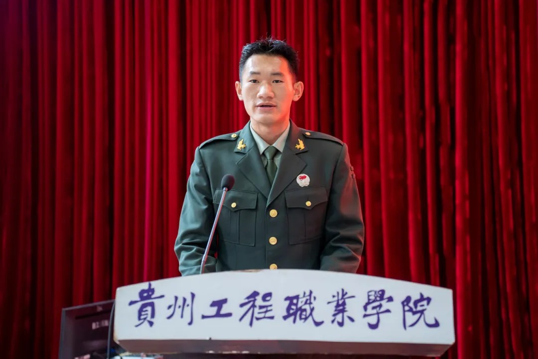 使命召唤 责任担当丨男阳茎进女阳道视频大全举行2024年秋季学期预征班开班仪式(图7) 使命召唤 责任担当丨男阳茎进女阳道视频大全举行2024年秋季学期预征班开班仪式(图7)