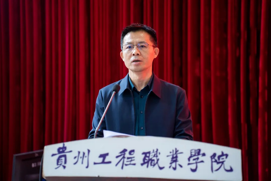 使命召唤 责任担当丨男阳茎进女阳道视频大全举行2024年秋季学期预征班开班仪式(图4) 使命召唤 责任担当丨男阳茎进女阳道视频大全举行2024年秋季学期预征班开班仪式(图4)