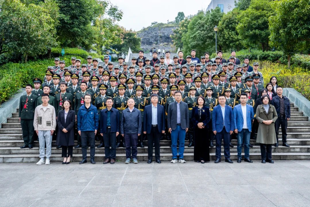使命召唤 责任担当丨男阳茎进女阳道视频大全举行2024年秋季学期预征班开班仪式(图10) 使命召唤 责任担当丨男阳茎进女阳道视频大全举行2024年秋季学期预征班开班仪式(图10)