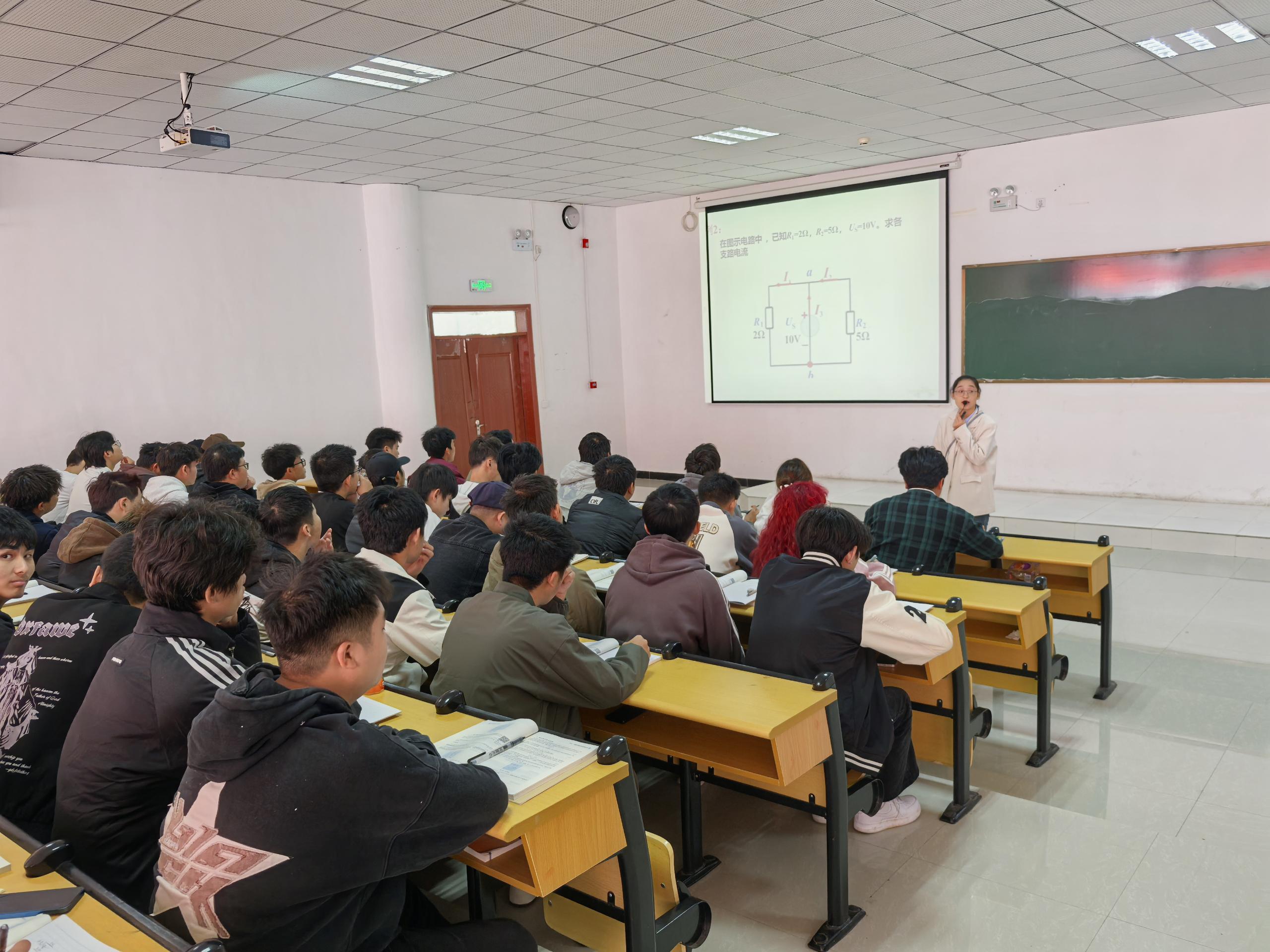 男阳茎进女阳道视频大全2024-2025学年度公开示范课活动圆满结束(图4) 男阳茎进女阳道视频大全2024-2025学年度公开示范课活动圆满结束(图4)