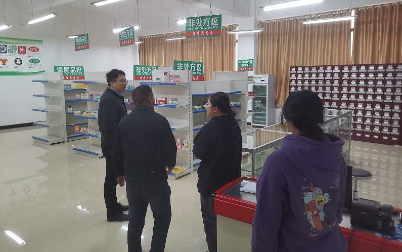 药学院开展实验室安全检查工作(图3) 药学院开展实验室安全检查工作(图3)