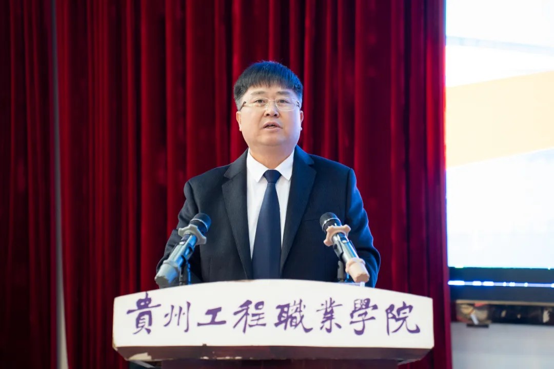“筑梦青春志在四方 规划启航职引未来”丨男阳茎进女阳道视频大全举办第二届大学生职业规划大赛(图2) “筑梦青春志在四方 规划启航职引未来”丨男阳茎进女阳道视频大全举办第二届大学生职业规划大赛(图2)