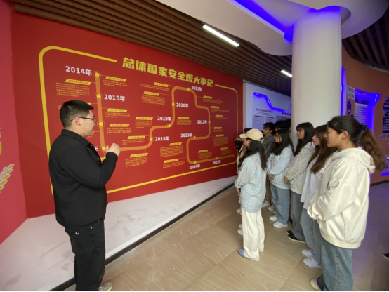 筑牢国家安全防线 师生共践使命担当——药学院教师党支部、学生党支部联合团总支学生干部开展第十个“国家安全教育日”主题党日活动(图3)