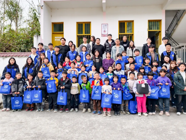 情系乡村教育 携手筑梦未来丨我校团委赴长堡镇硐溪小学开展“微心愿”活动(图1) 情系乡村教育 携手筑梦未来丨我校团委赴长堡镇硐溪小学开展“微心愿”活动(图1)