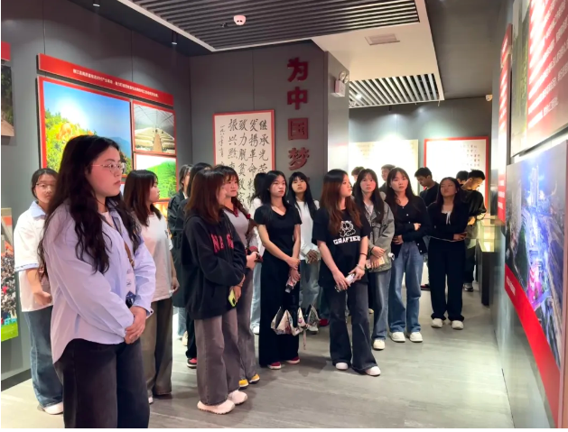 践行总体国家安全观 共筑国家安全防线丨马克思主义学院组织开展国家安全教育实践活动(图3) 践行总体国家安全观 共筑国家安全防线丨马克思主义学院组织开展国家安全教育实践活动(图3)