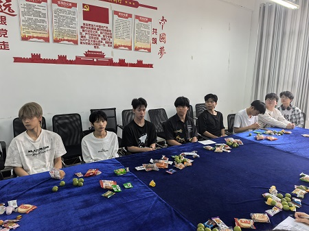 人工智能与信息工程学院召开2025届毕业生座谈会(图2) 人工智能与信息工程学院召开2025届毕业生座谈会(图2)
