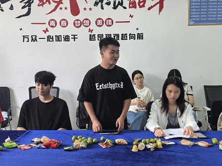 人工智能与信息工程学院召开2025届毕业生座谈会(图4) 人工智能与信息工程学院召开2025届毕业生座谈会(图4)