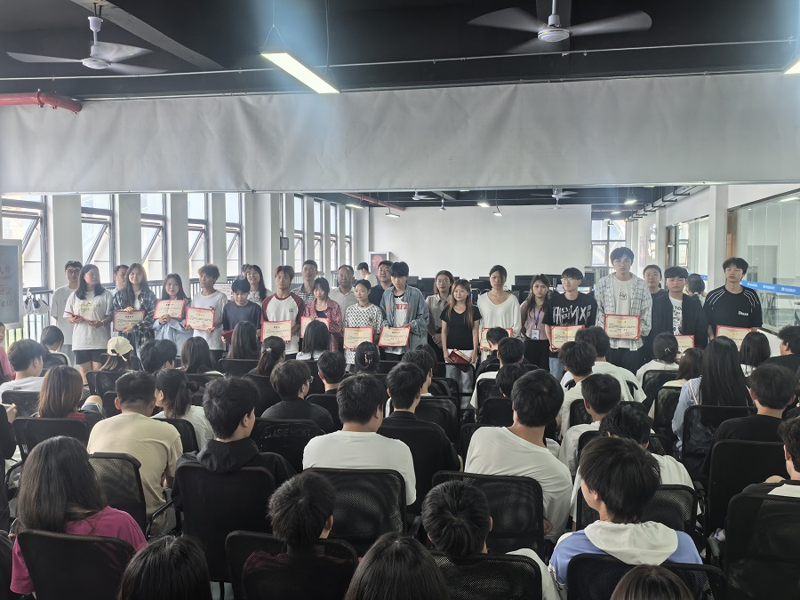 深化产教融合 赋能人才培养 ——产教融合创新中心教学实训总结会召开(图3) 深化产教融合 赋能人才培养 ——产教融合创新中心教学实训总结会召开(图3)