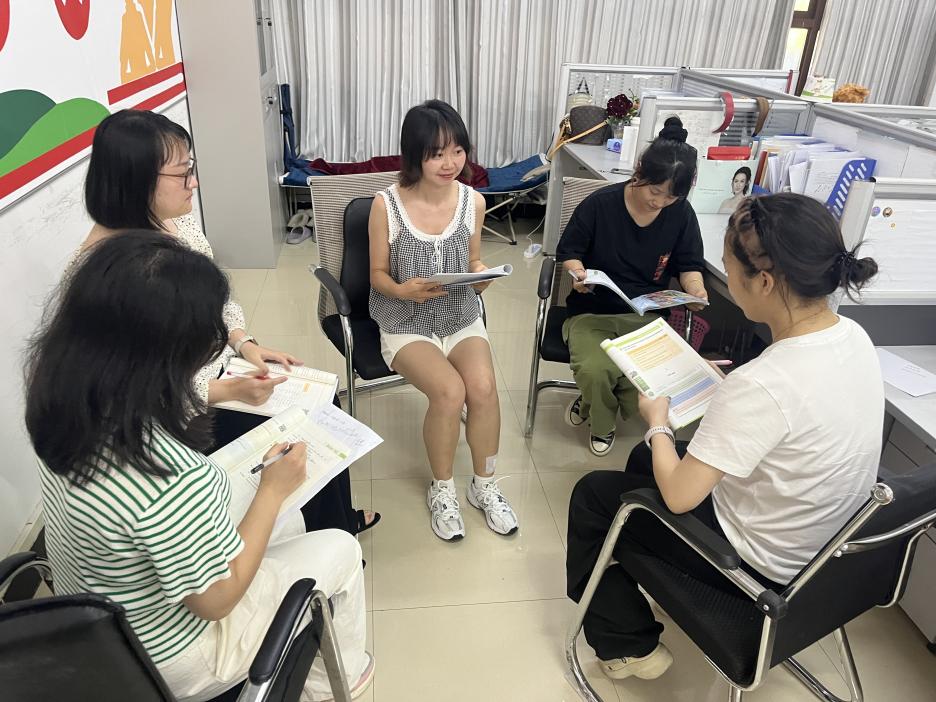 凝心聚力,共启教学新篇-外语教研室开展集体备课活动(图1) 凝心聚力,共启教学新篇-外语教研室开展集体备课活动(图1)