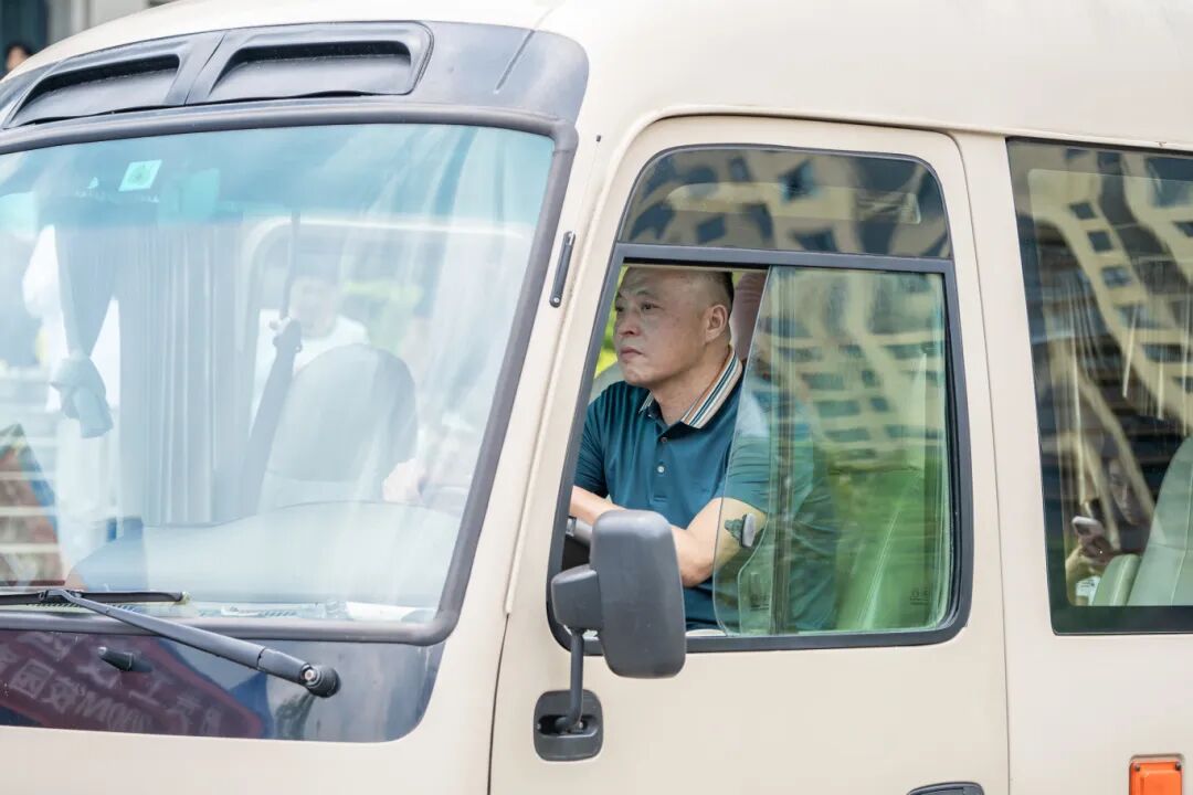 初秋相遇 满“新”欢喜丨直击2025级新生报到现场(图19) 初秋相遇 满“新”欢喜丨直击2025级新生报到现场(图19)