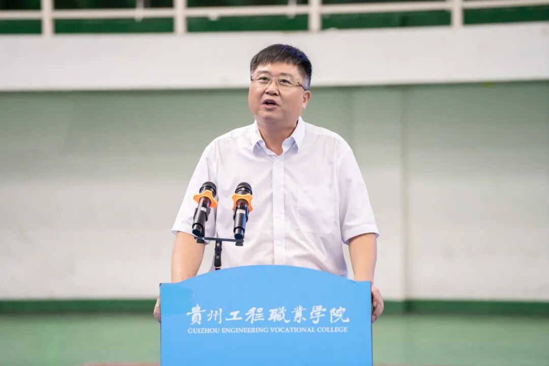 我校举行2025级新生军训结训暨开学典礼(图2) 我校举行2025级新生军训结训暨开学典礼(图2)