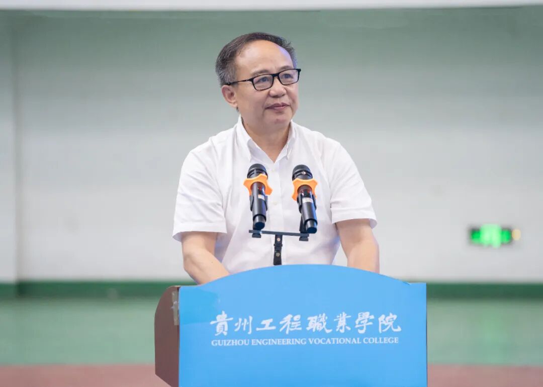 我校举行2025级新生军训结训暨开学典礼(图4) 我校举行2025级新生军训结训暨开学典礼(图4)